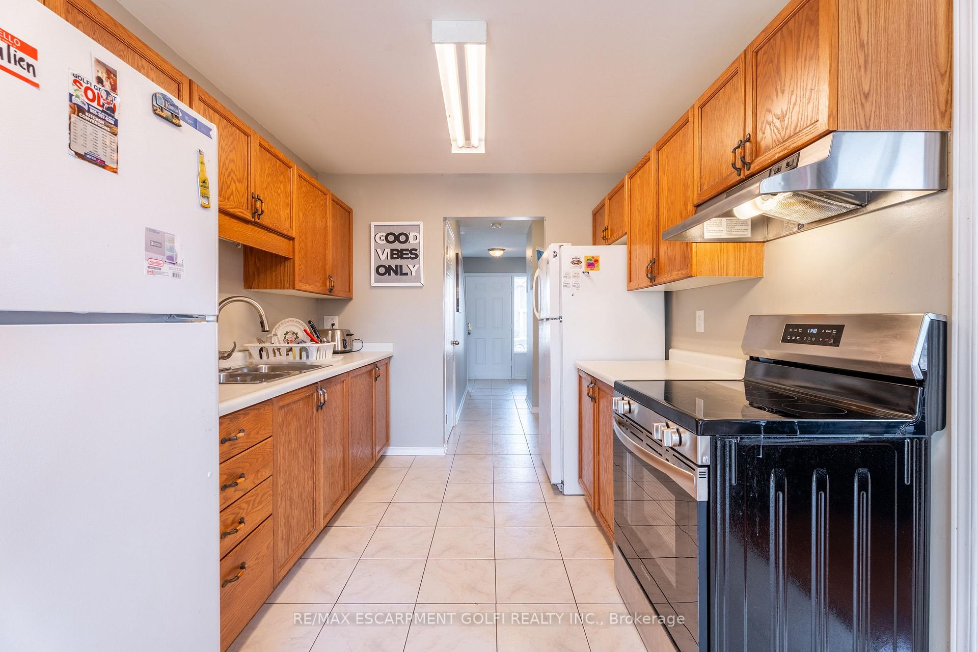 Photo 9 of 13 Devine Crescent, Thorold, Confederation Heights — HOMEH