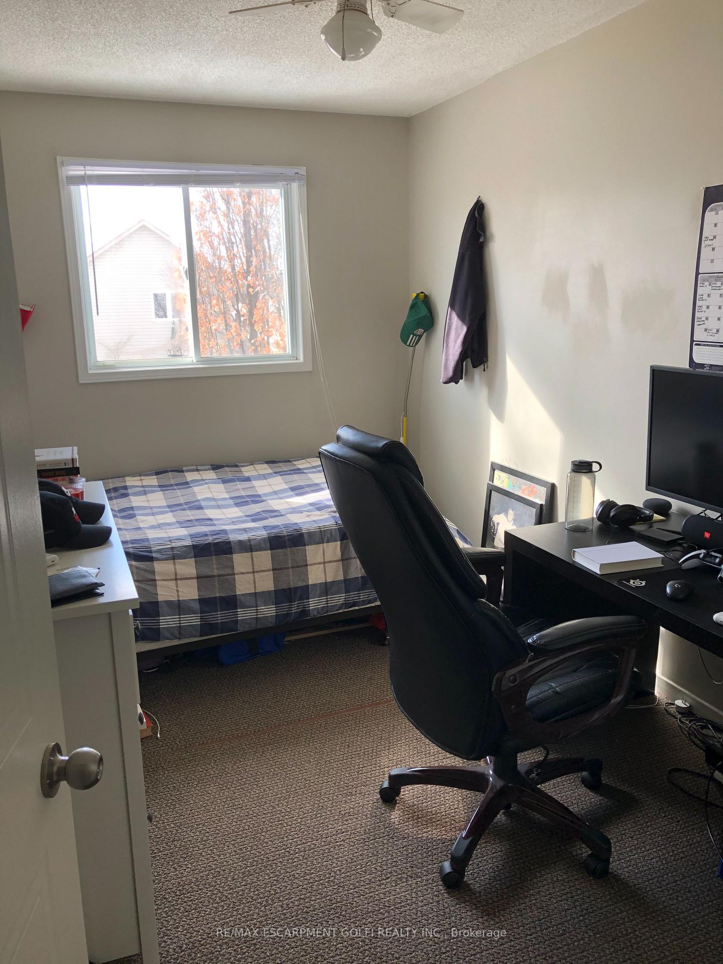 Photo 16 of 13 Devine Crescent, Thorold, Confederation Heights — HOMEH