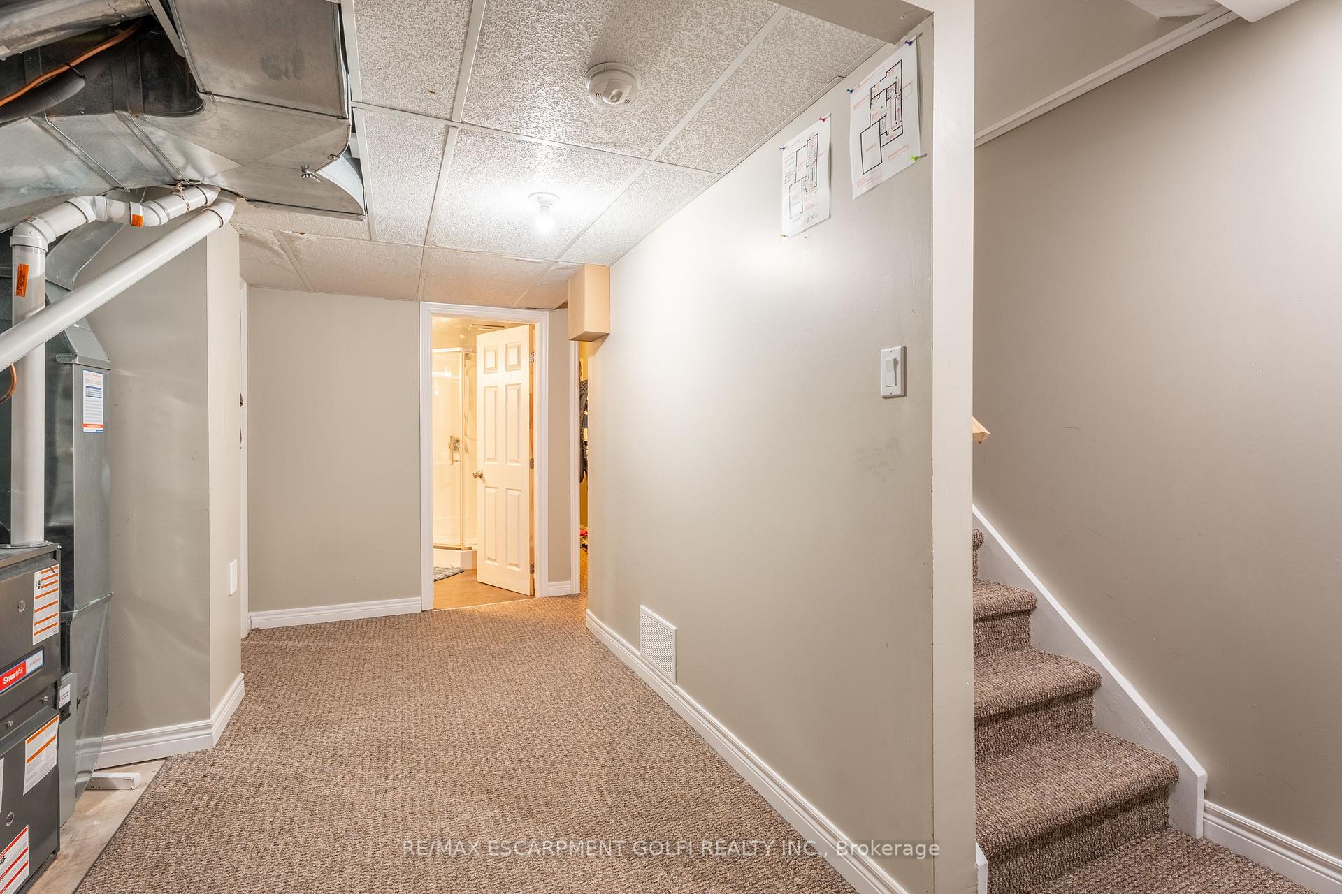 Photo 18 of 13 Devine Crescent, Thorold, Confederation Heights — HOMEH