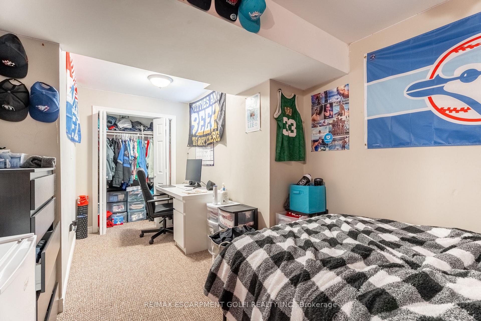 Photo 20 of 13 Devine Crescent, Thorold, Confederation Heights — HOMEH