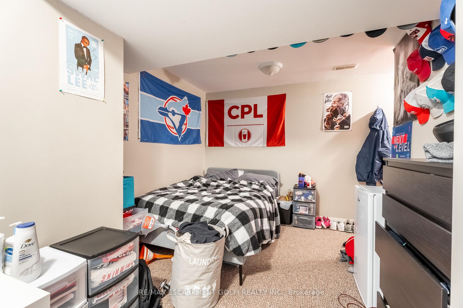 Photo 21 of 13 Devine Crescent, Thorold, Confederation Heights — HOMEH