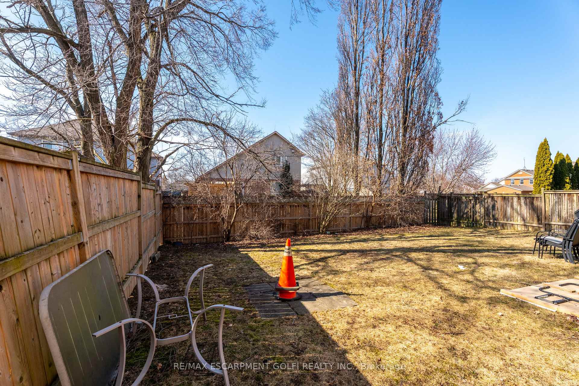 Photo 24 of 13 Devine Crescent, Thorold, Confederation Heights — HOMEH