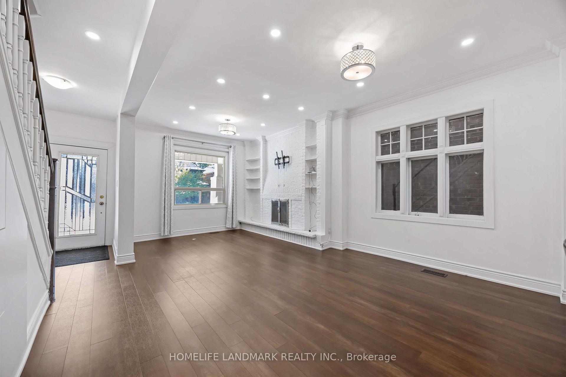 Photo 3 of Unit Main, 160 Humewood Drive, Toronto, Humewood-Cedarvale — HOMEH