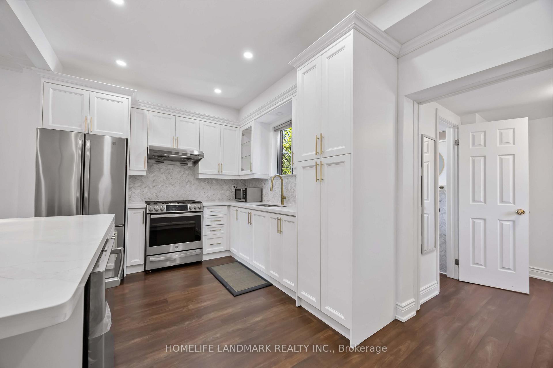 Photo 6 of Unit Main, 160 Humewood Drive, Toronto, Humewood-Cedarvale — HOMEH