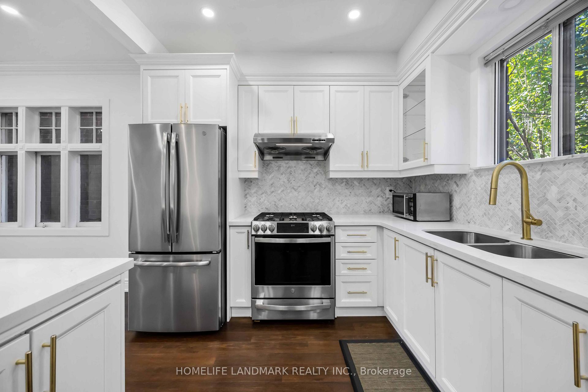 Photo 7 of Unit Main, 160 Humewood Drive, Toronto, Humewood-Cedarvale — HOMEH