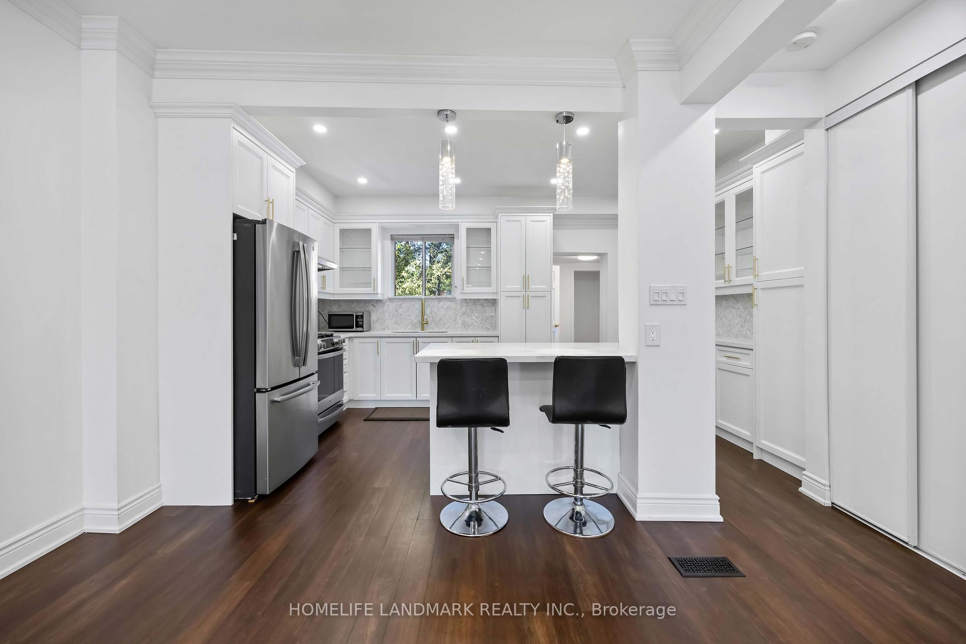 Photo 8 of Unit Main, 160 Humewood Drive, Toronto, Humewood-Cedarvale — HOMEH