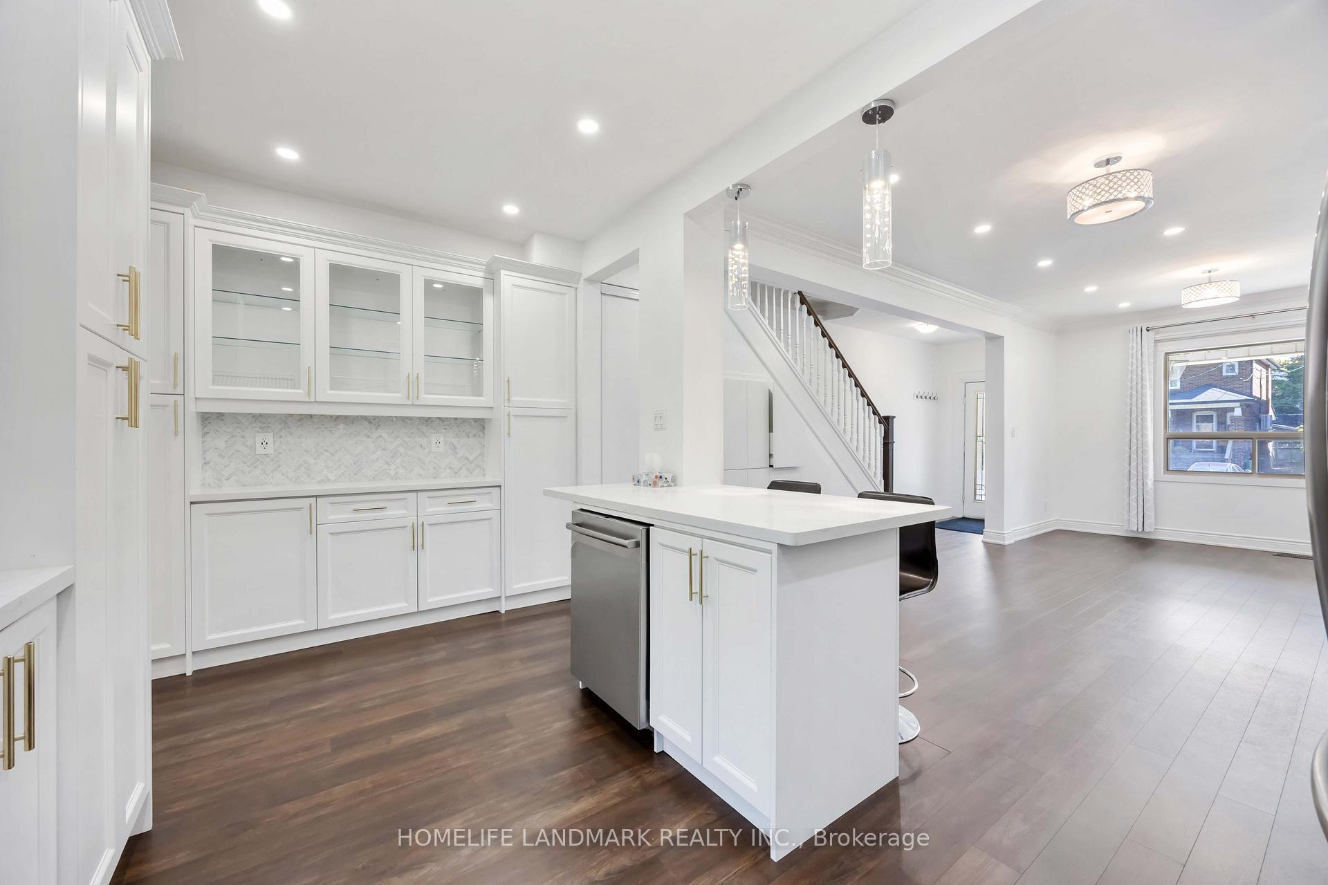 Photo 10 of Unit Main, 160 Humewood Drive, Toronto, Humewood-Cedarvale — HOMEH