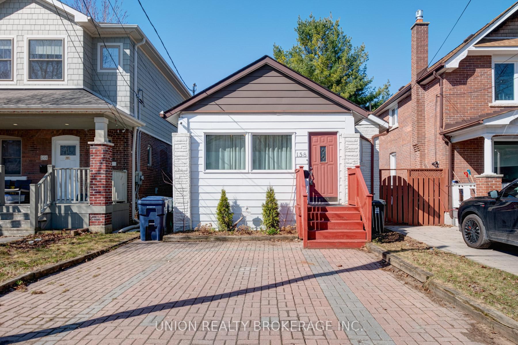 Photo 1 of 158 Chisholm Avenue, Toronto, Woodbine-Lumsden — HOMEH
