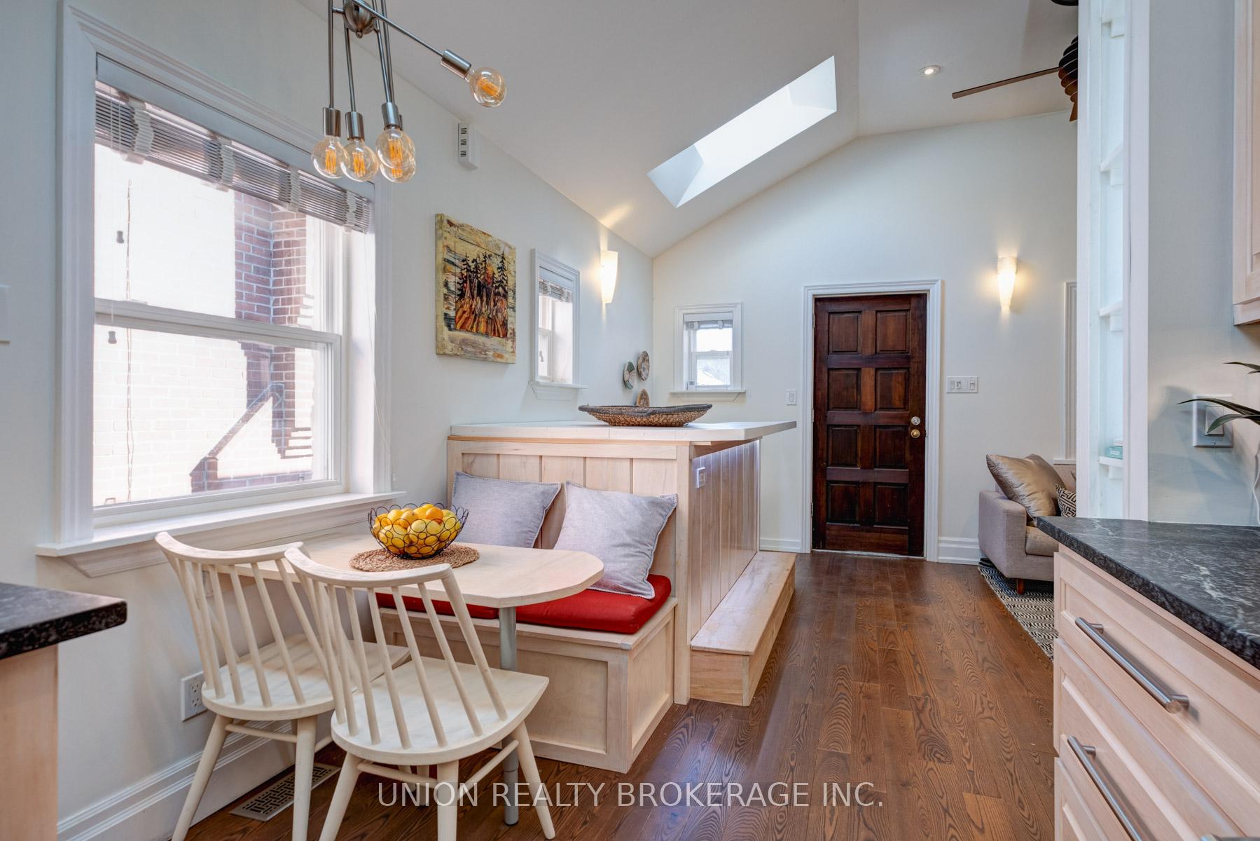 Photo 12 of 158 Chisholm Avenue, Toronto, Woodbine-Lumsden — HOMEH