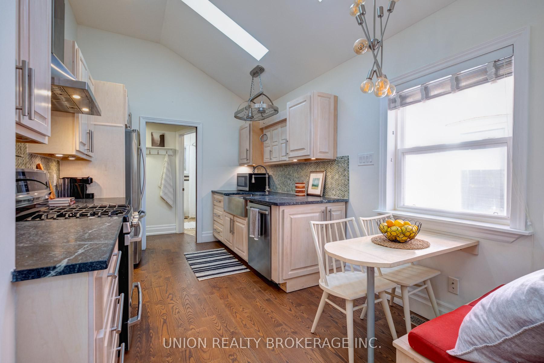 Photo 13 of 158 Chisholm Avenue, Toronto, Woodbine-Lumsden — HOMEH
