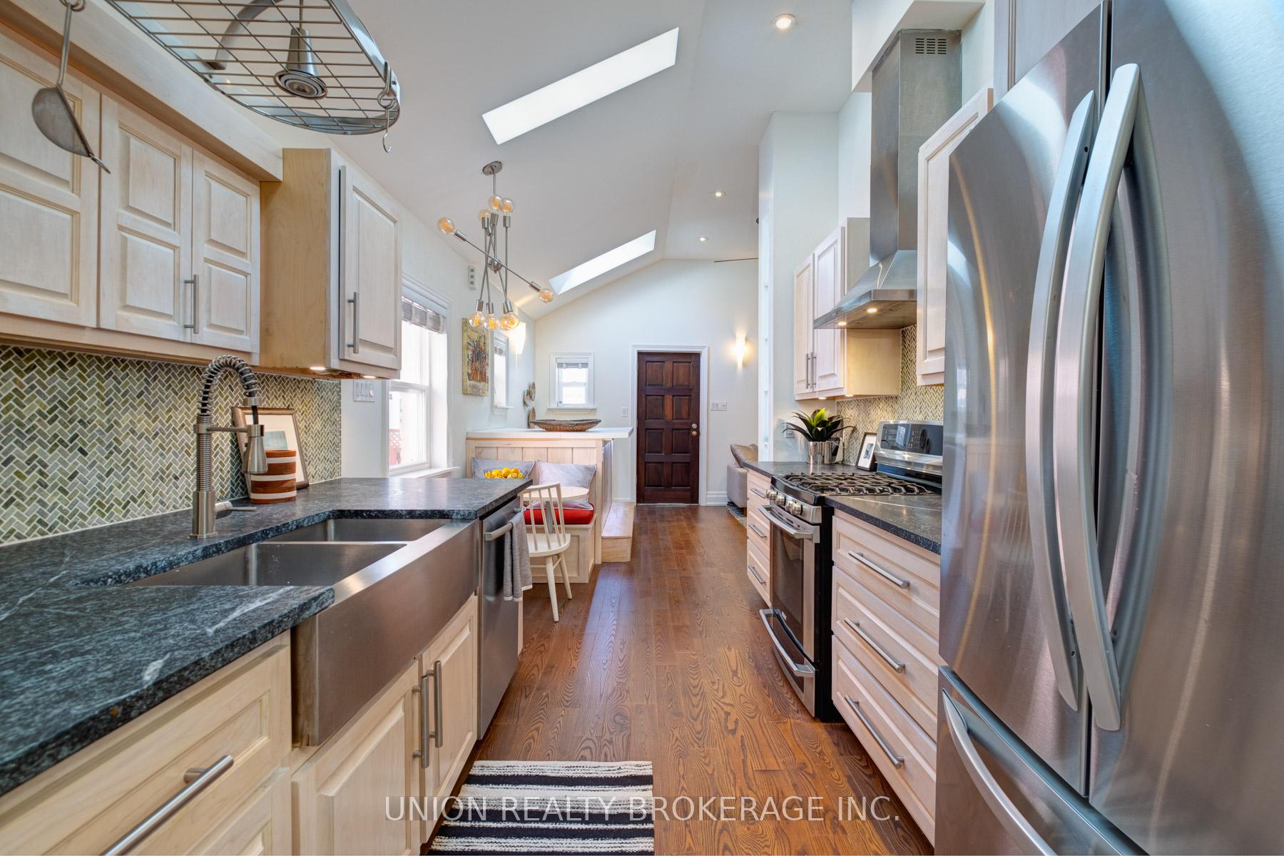 Photo 15 of 158 Chisholm Avenue, Toronto, Woodbine-Lumsden — HOMEH