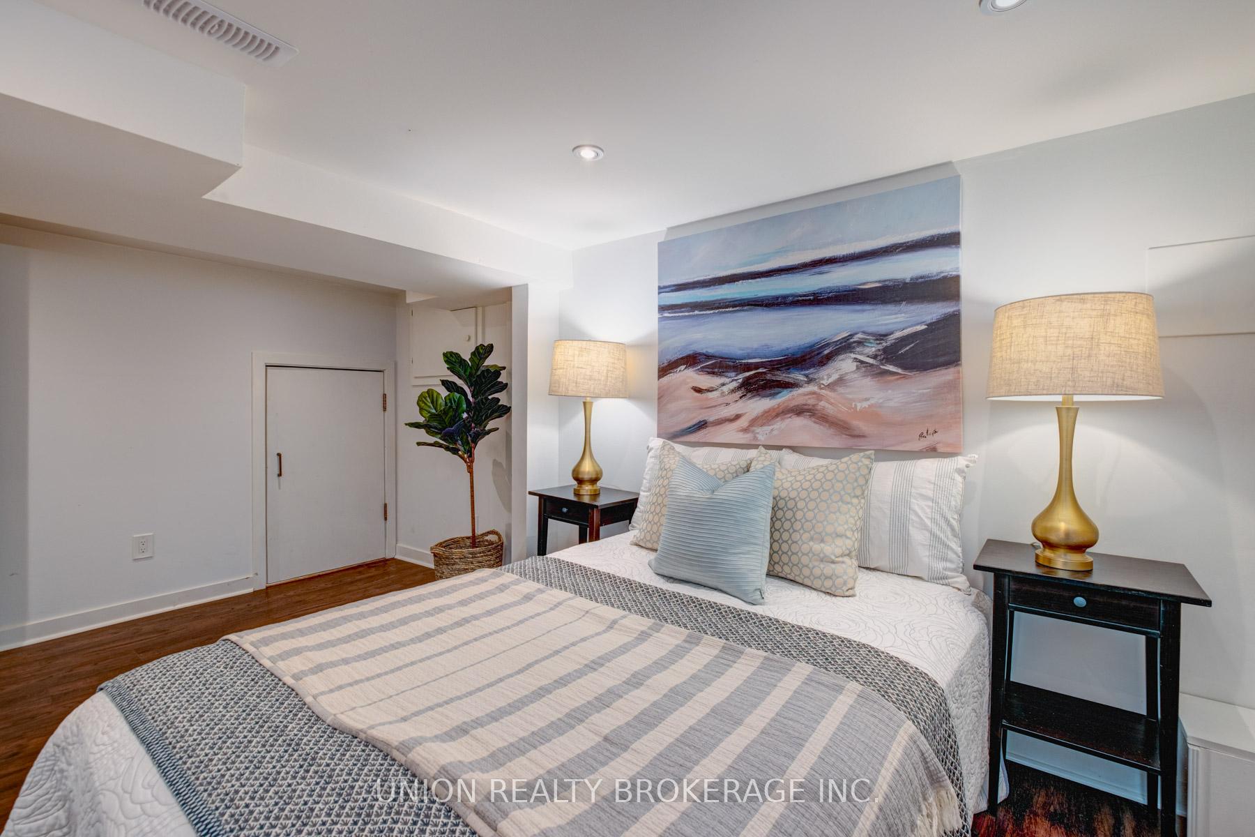Photo 21 of 158 Chisholm Avenue, Toronto, Woodbine-Lumsden — HOMEH