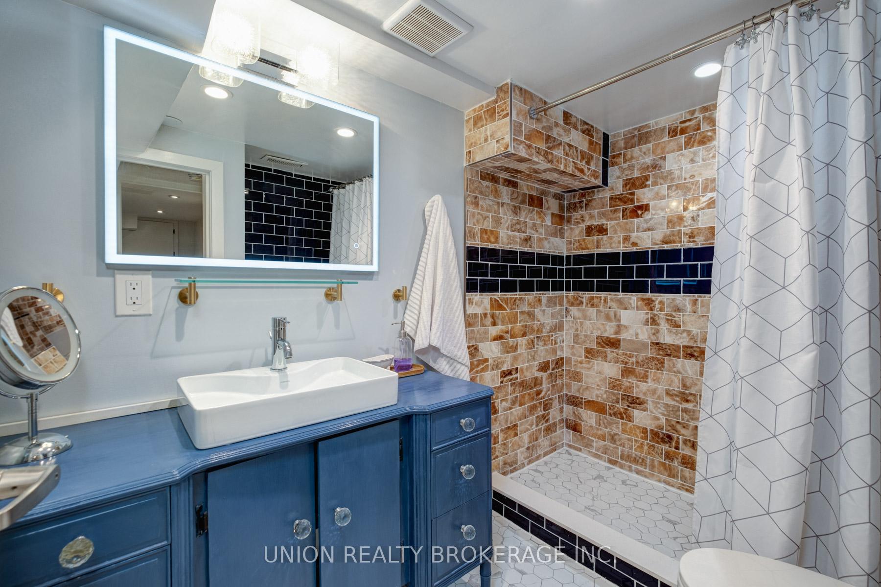 Photo 22 of 158 Chisholm Avenue, Toronto, Woodbine-Lumsden — HOMEH