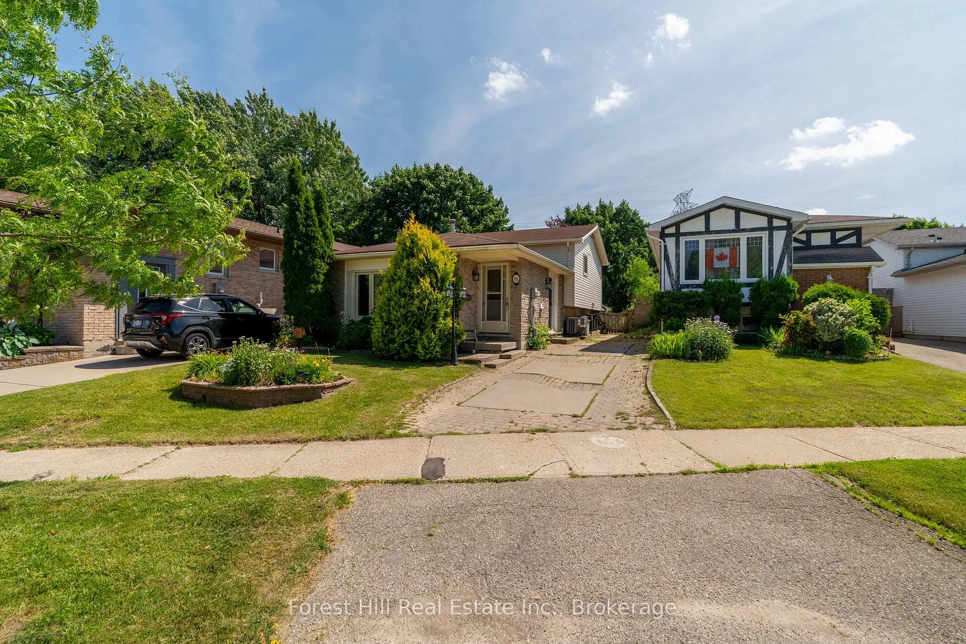 Photo 1 of 15 Homestead Place, Kitchener — HOMEH