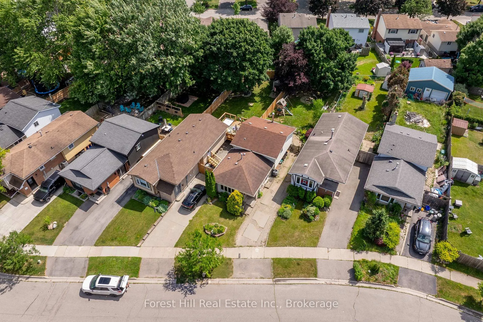 Photo 3 of 15 Homestead Place, Kitchener — HOMEH