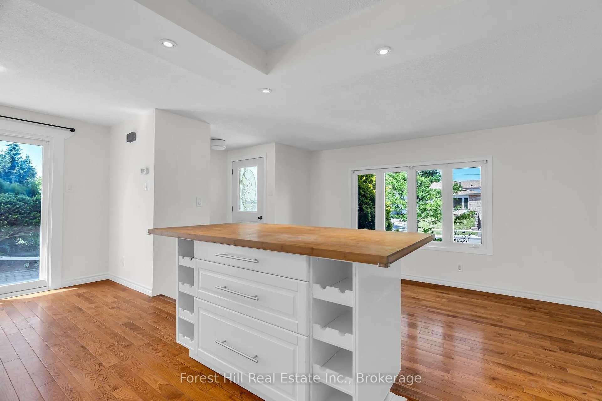 Photo 10 of 15 Homestead Place, Kitchener — HOMEH