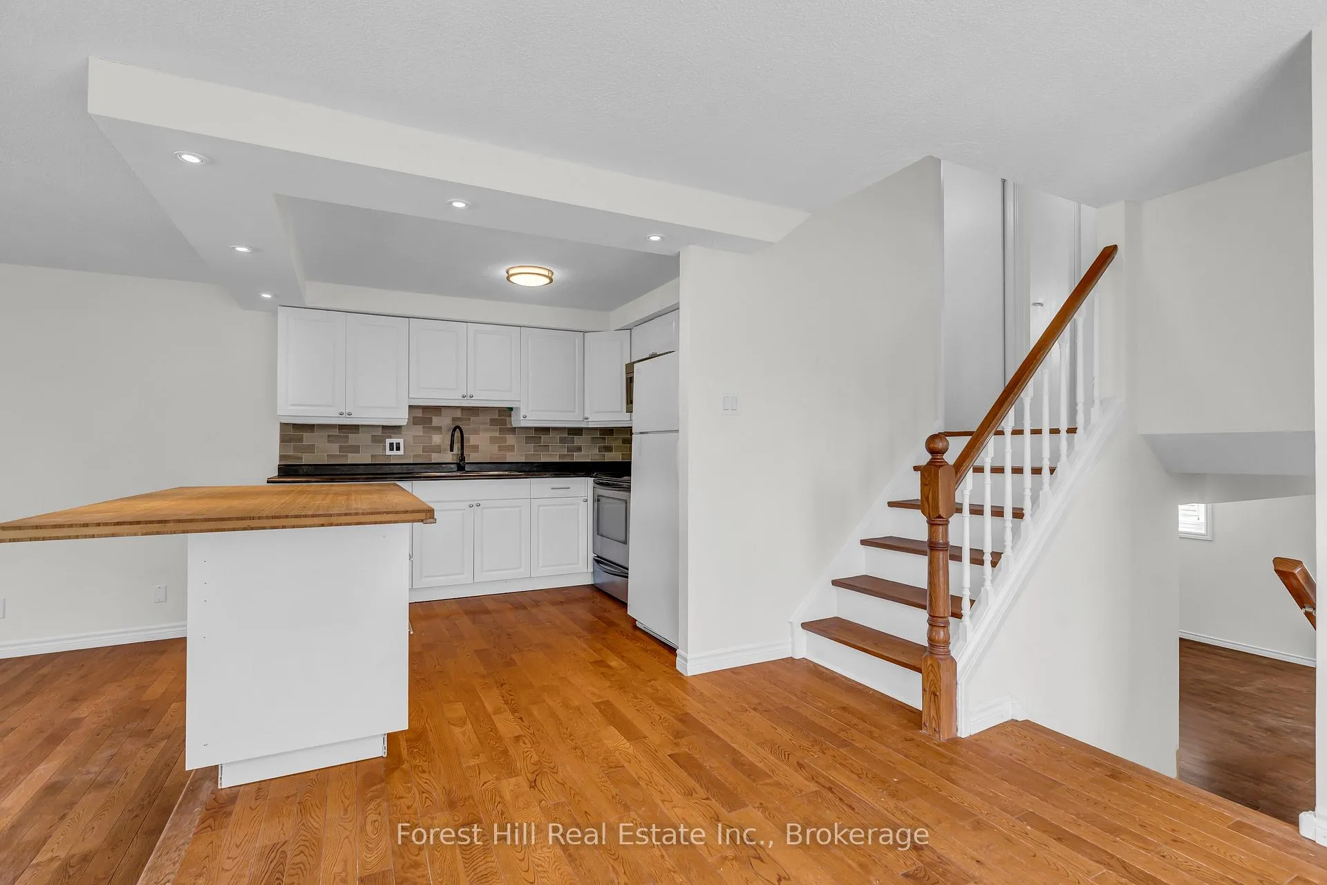 Photo 14 of 15 Homestead Place, Kitchener — HOMEH
