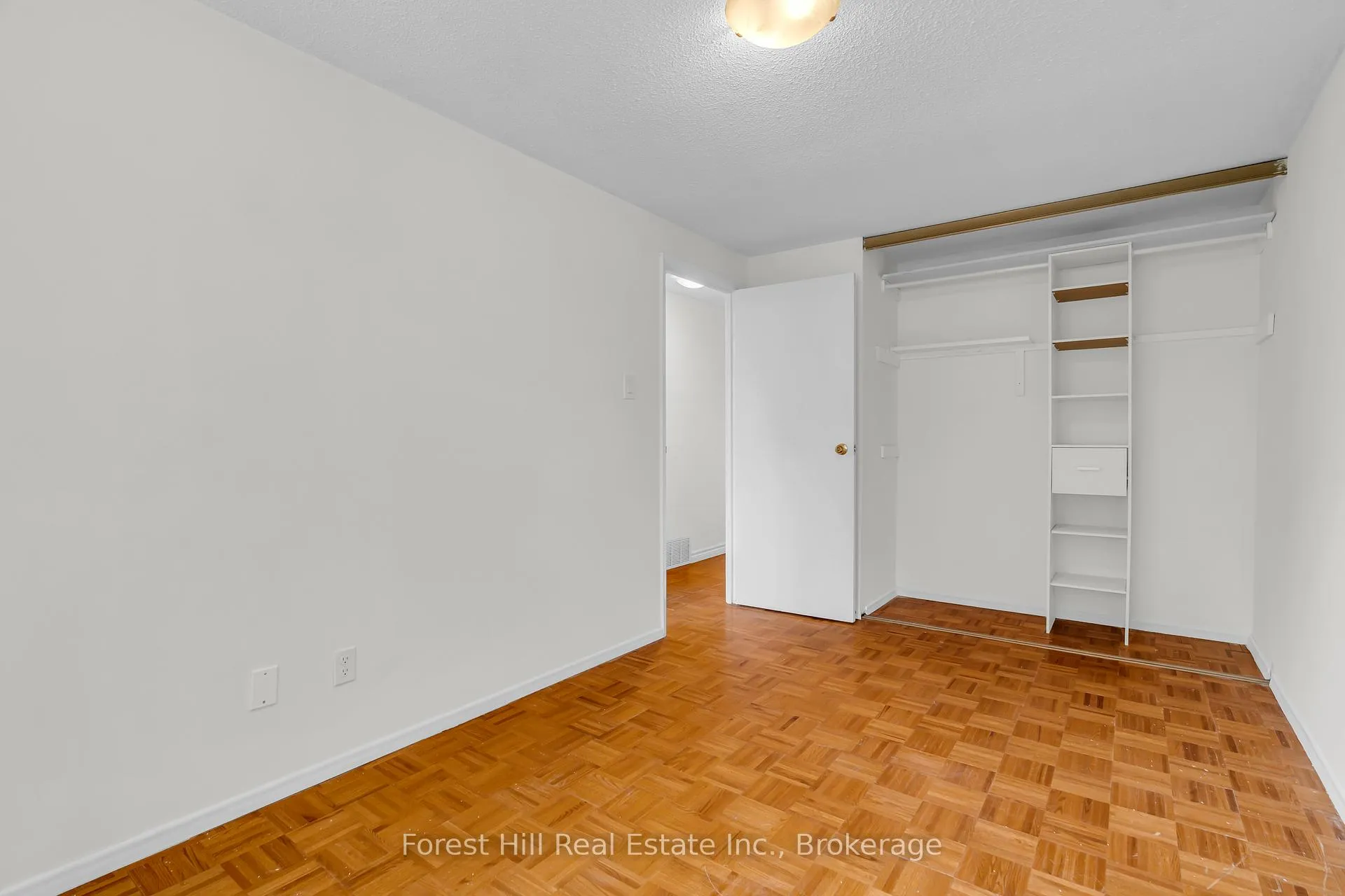 Photo 17 of 15 Homestead Place, Kitchener — HOMEH