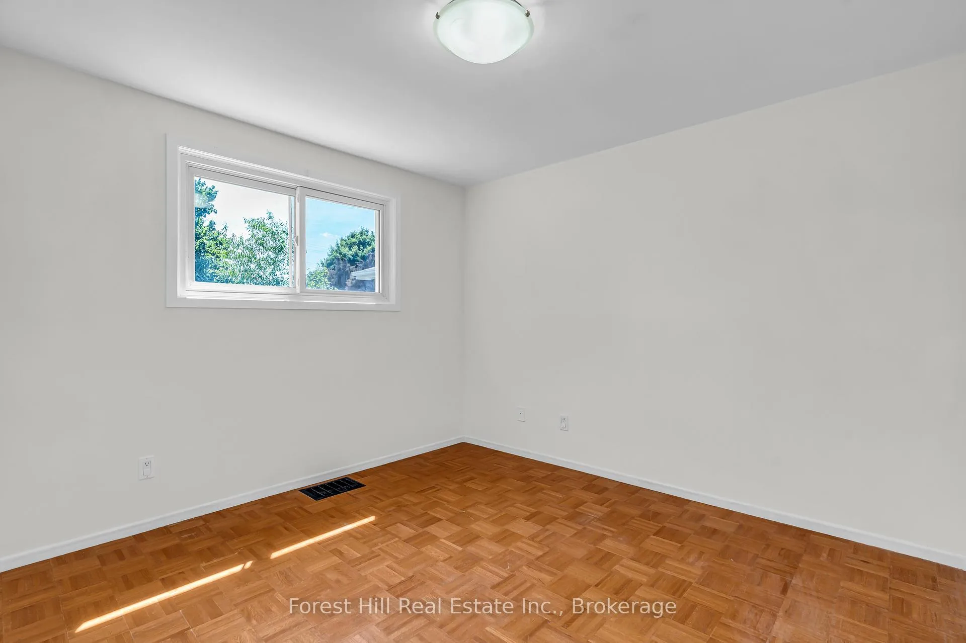 Photo 20 of 15 Homestead Place, Kitchener — HOMEH