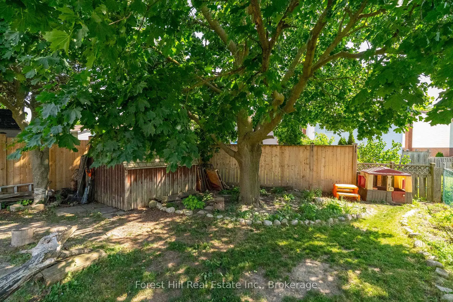 Photo 35 of 15 Homestead Place, Kitchener — HOMEH