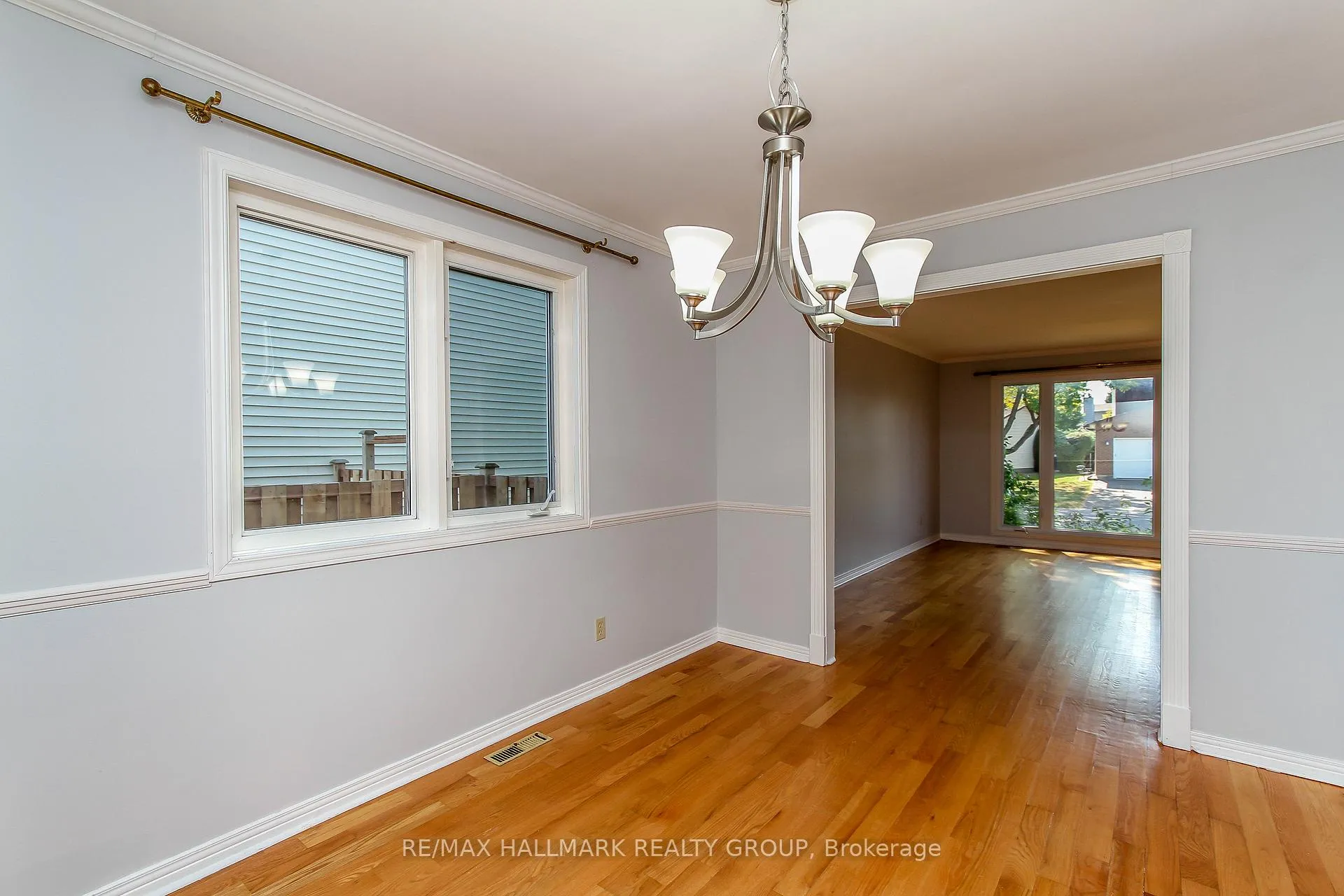 Photo 10 of 1210 Bordeau Grove, Ottawa, Convent Glen — HOMEH