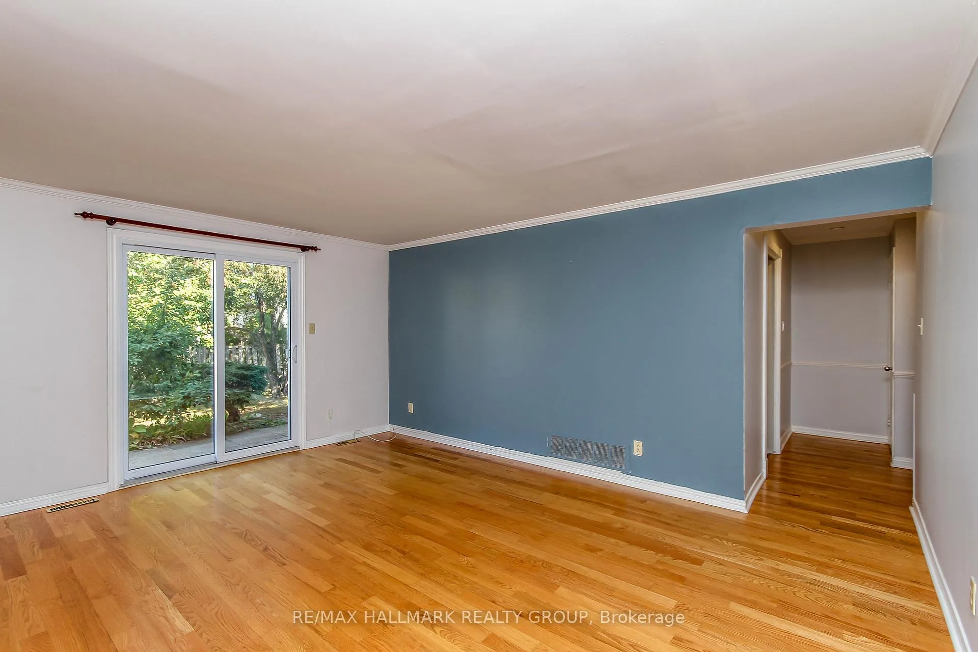Photo 15 of 1210 Bordeau Grove, Ottawa, Convent Glen — HOMEH