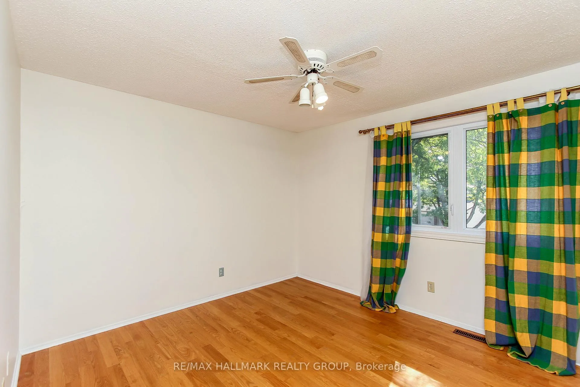 Photo 29 of 1210 Bordeau Grove, Ottawa, Convent Glen — HOMEH