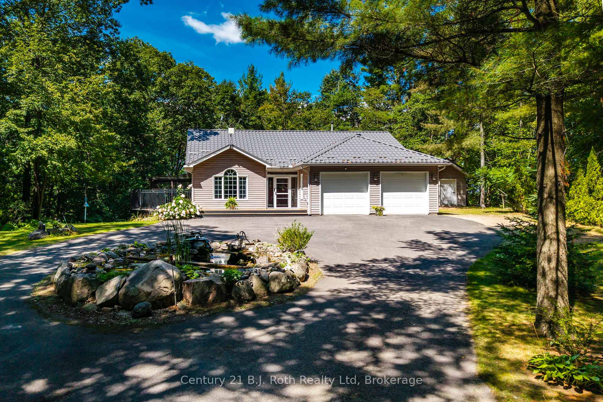 Photo 1 of 1749 Golf Link Road, Tiny, Rural Tiny — HOMEH