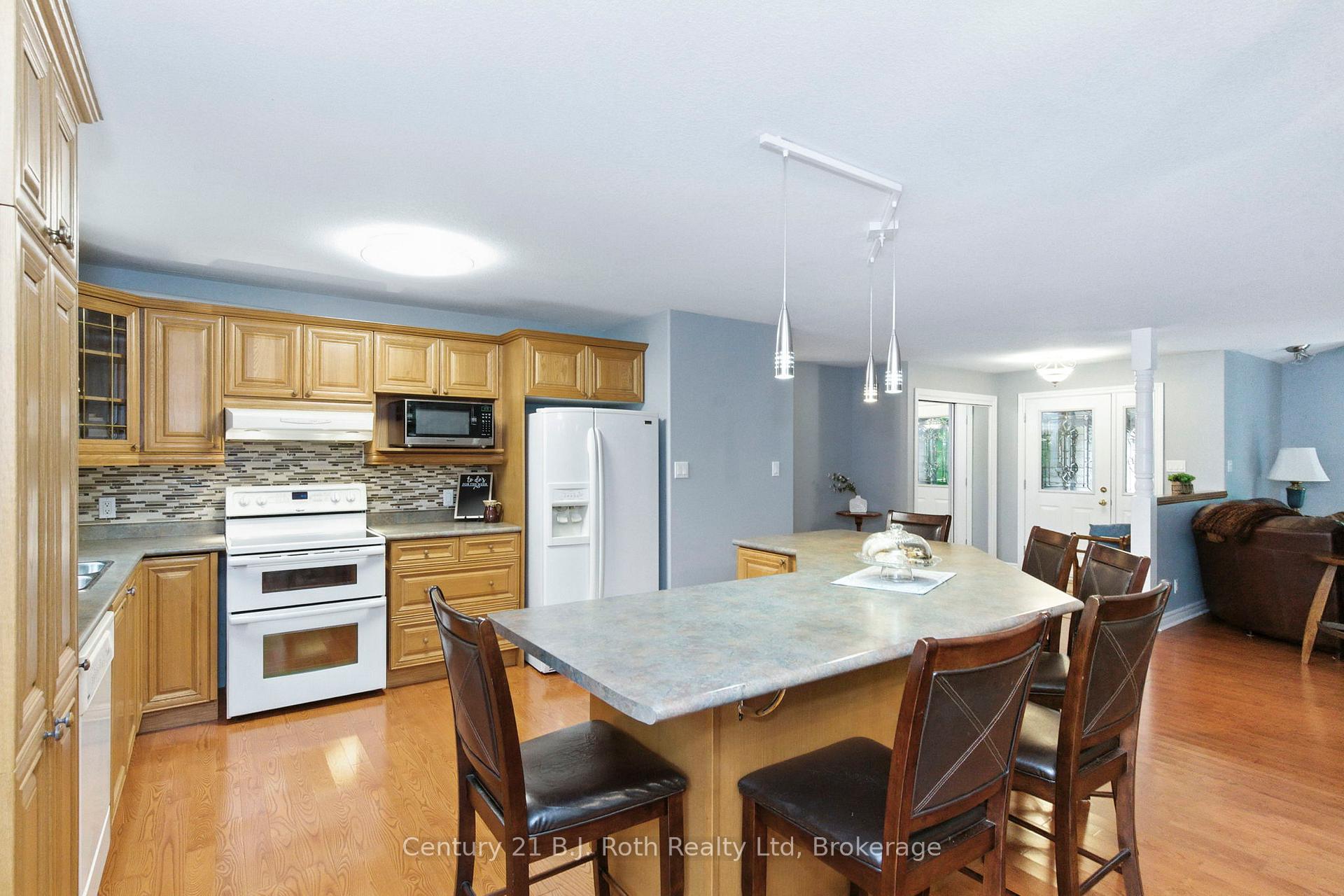 Photo 11 of 1749 Golf Link Road, Tiny, Rural Tiny — HOMEH