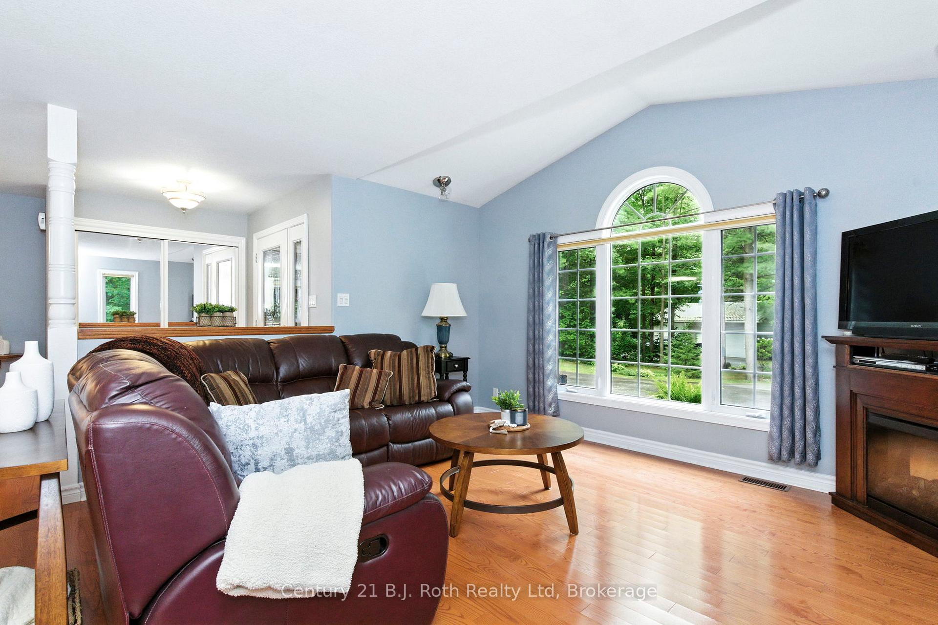 Photo 17 of 1749 Golf Link Road, Tiny, Rural Tiny — HOMEH