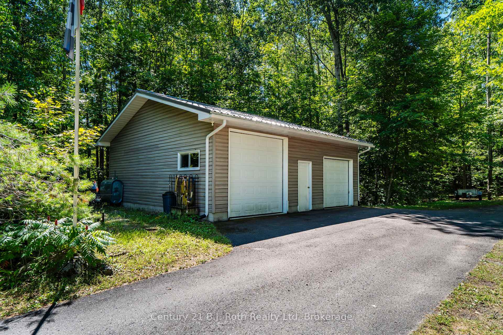 Photo 46 of 1749 Golf Link Road, Tiny, Rural Tiny — HOMEH