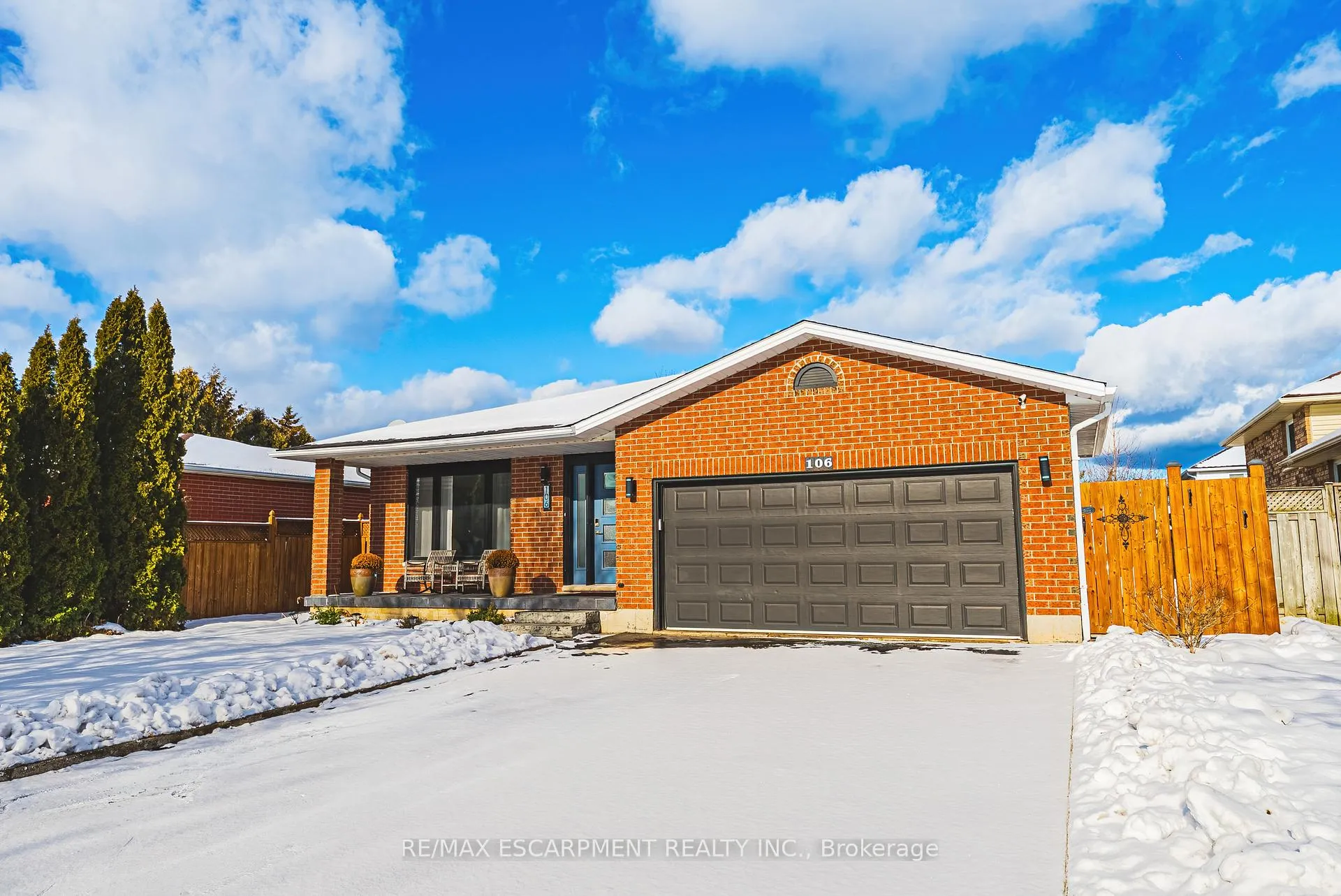 Photo 1 of 106 Highbury Drive, Hamilton, Stoney Creek Mountain — HOMEH