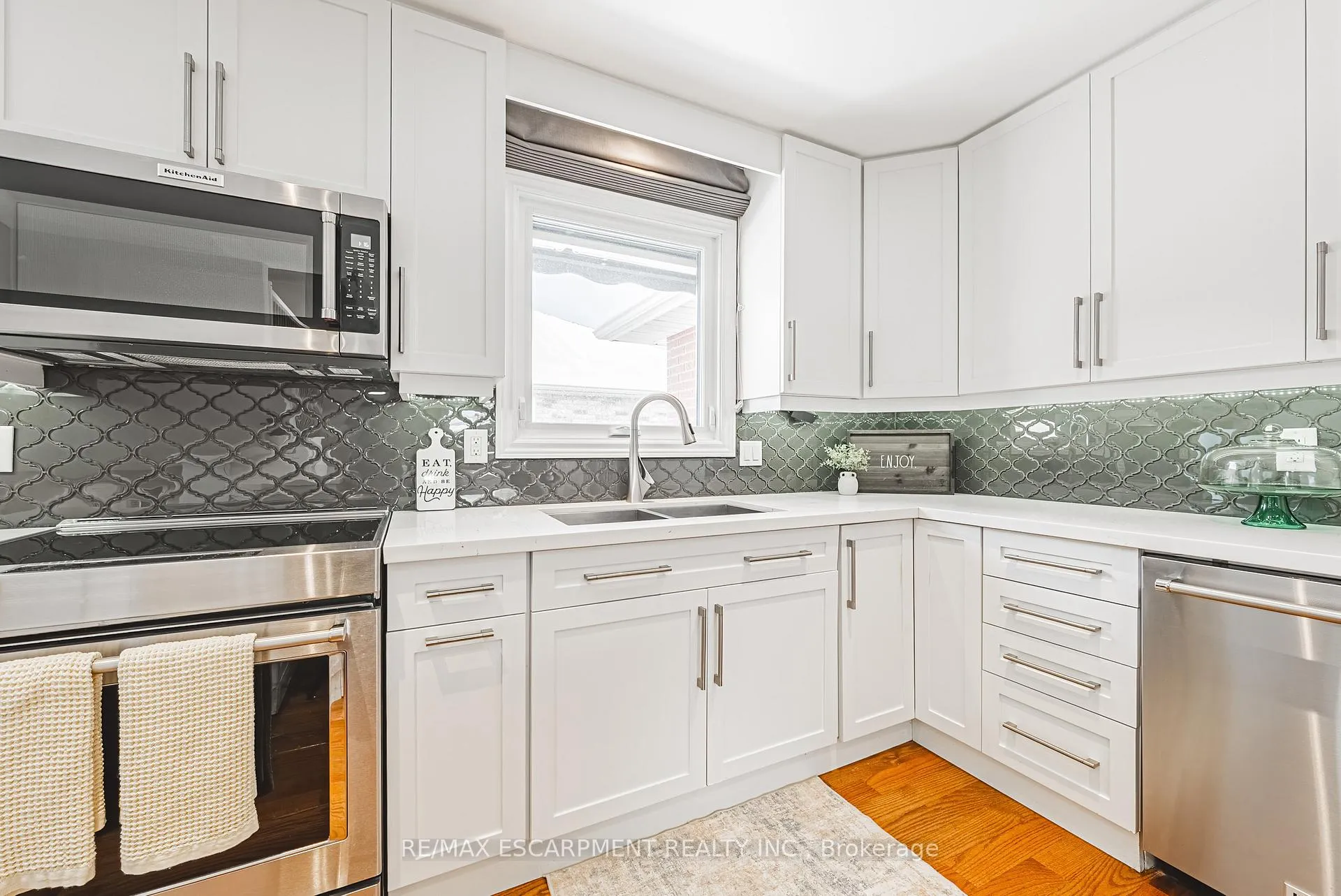 Photo 10 of 106 Highbury Drive, Hamilton, Stoney Creek Mountain — HOMEH