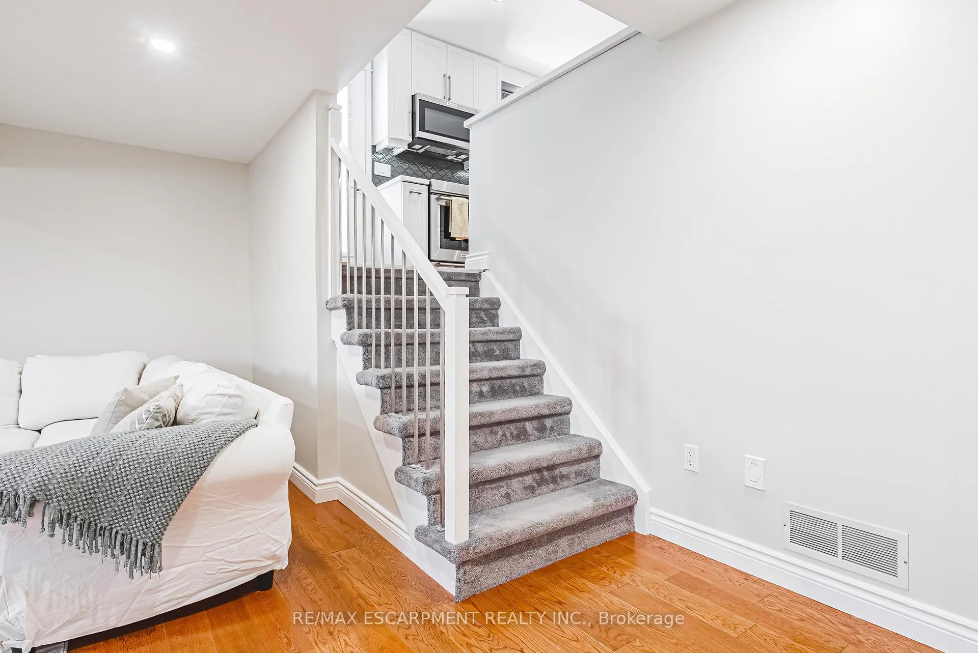 Photo 26 of 106 Highbury Drive, Hamilton, Stoney Creek Mountain — HOMEH