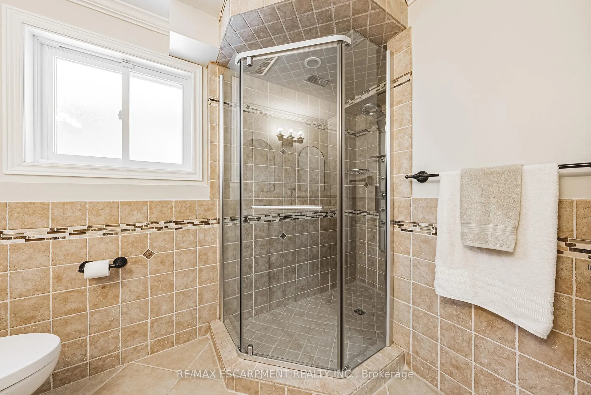 Photo 34 of 106 Highbury Drive, Hamilton, Stoney Creek Mountain — HOMEH