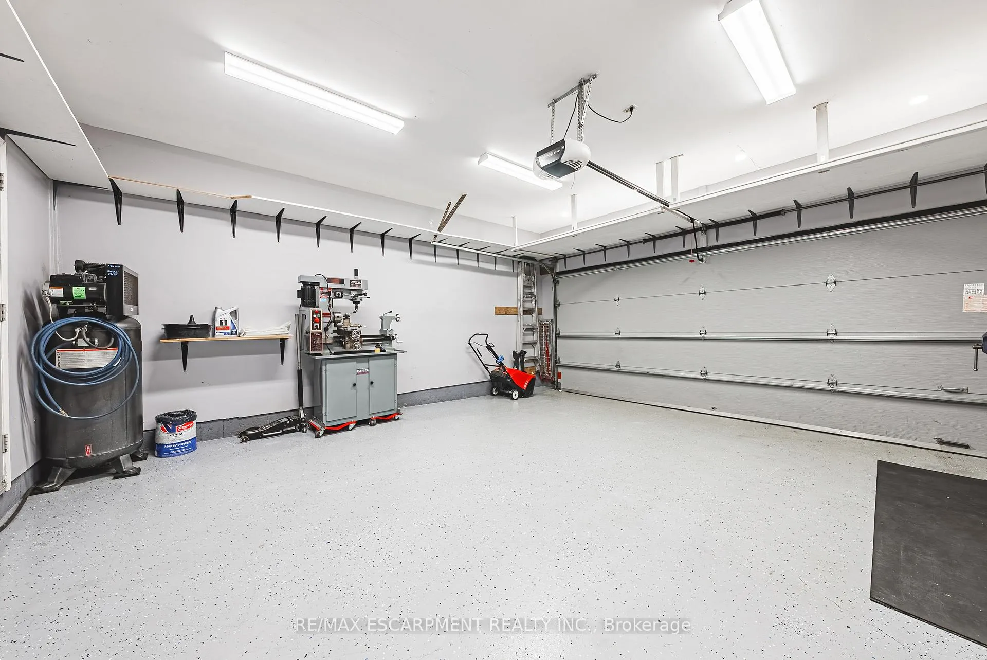 Photo 42 of 106 Highbury Drive, Hamilton, Stoney Creek Mountain — HOMEH
