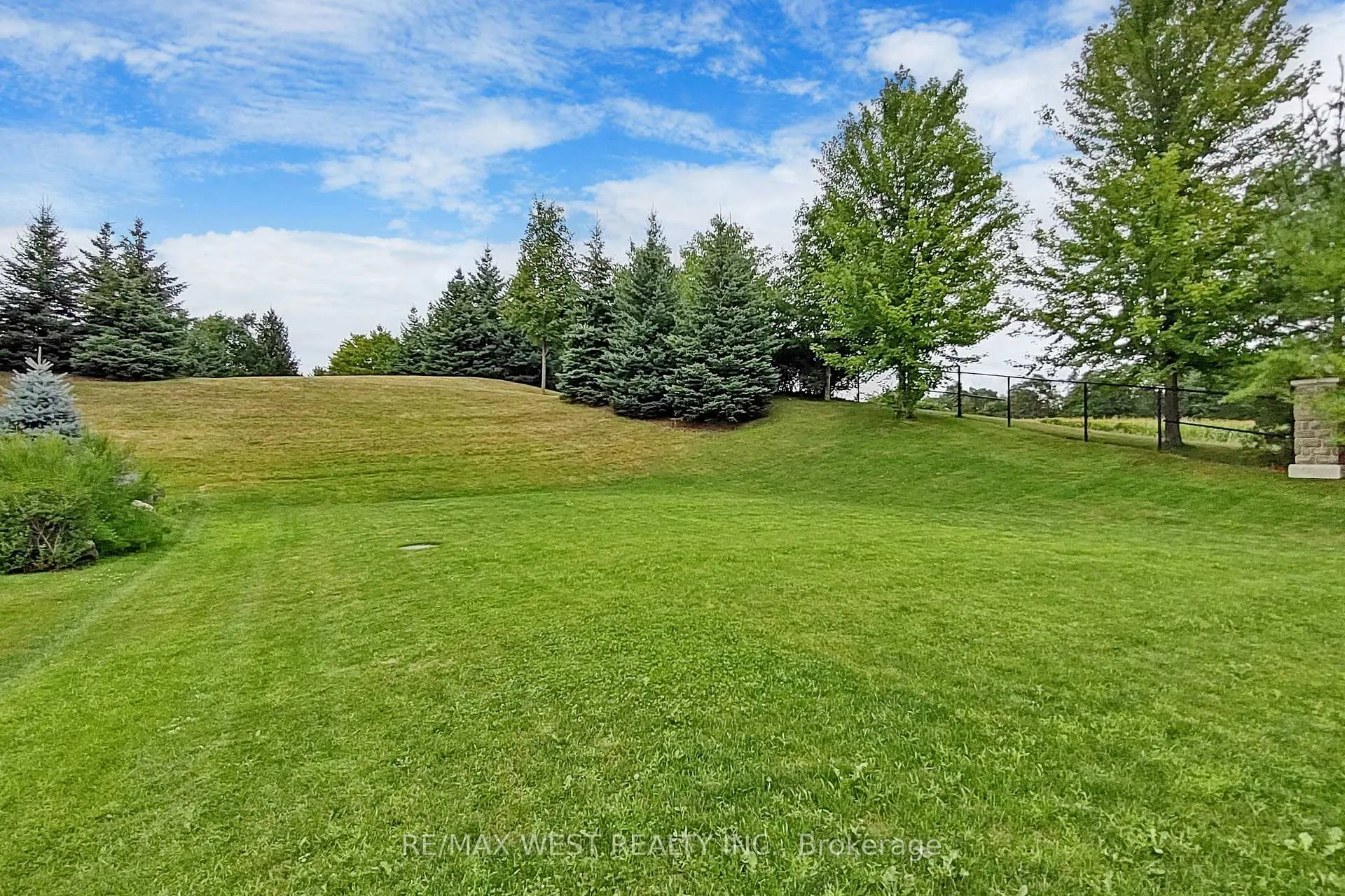 Photo 48 of 9 Aberfoyle Mill Crescent, Puslinch, Aberfoyle — HOMEH
