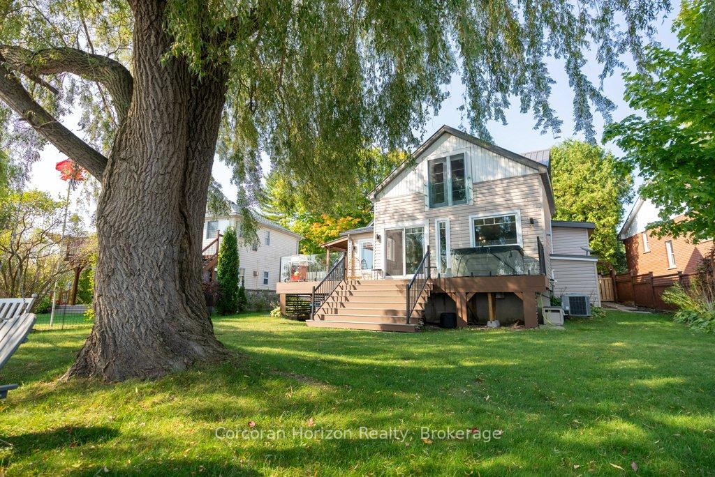 Front of 280 Robins Point Road