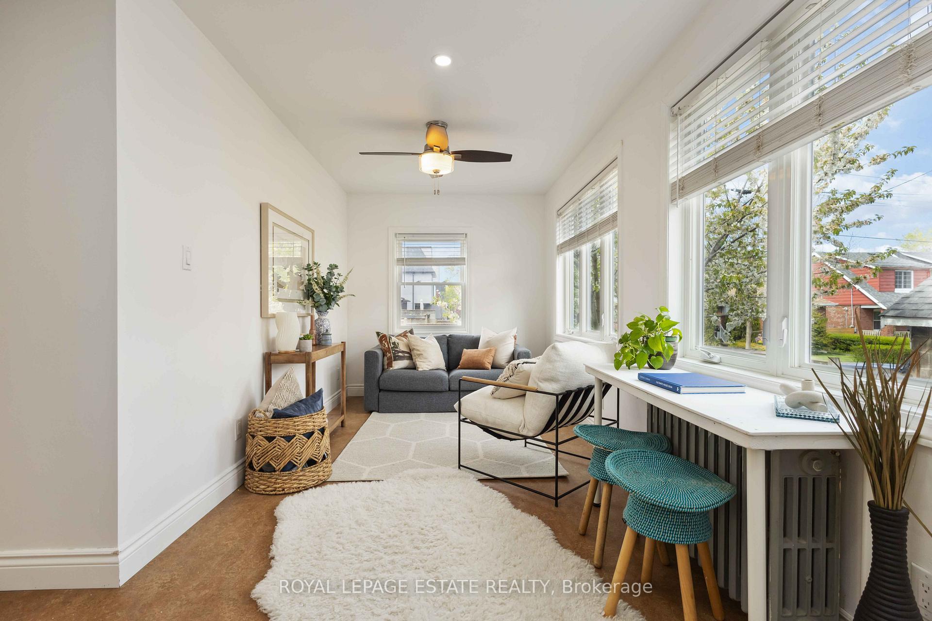 Photo 2 of 185 Oak Park Avenue, Toronto, Woodbine-Lumsden — HOMEH
