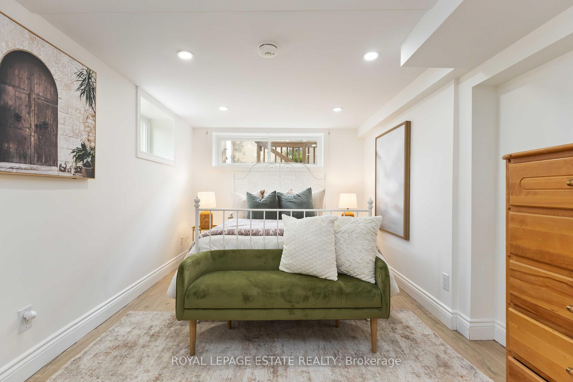 Photo 23 of 185 Oak Park Avenue, Toronto, Woodbine-Lumsden — HOMEH