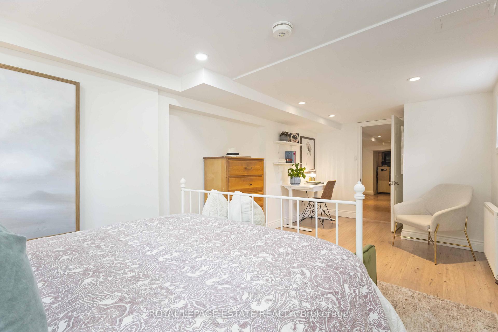 Photo 24 of 185 Oak Park Avenue, Toronto, Woodbine-Lumsden — HOMEH