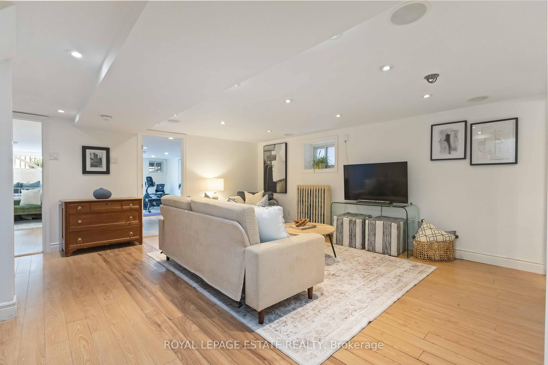 Photo 29 of 185 Oak Park Avenue, Toronto, Woodbine-Lumsden — HOMEH
