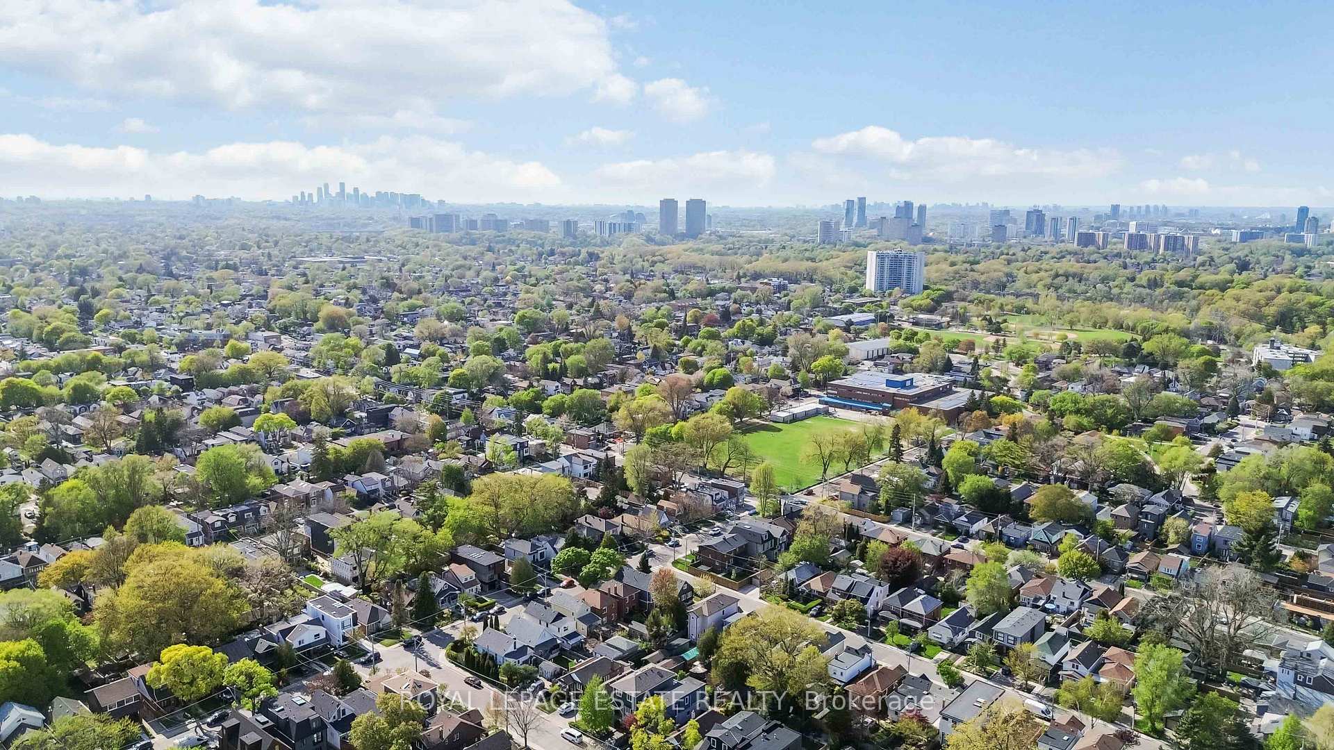Photo 43 of 185 Oak Park Avenue, Toronto, Woodbine-Lumsden — HOMEH