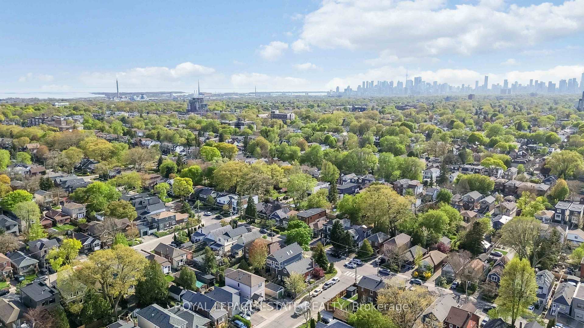 Photo 44 of 185 Oak Park Avenue, Toronto, Woodbine-Lumsden — HOMEH