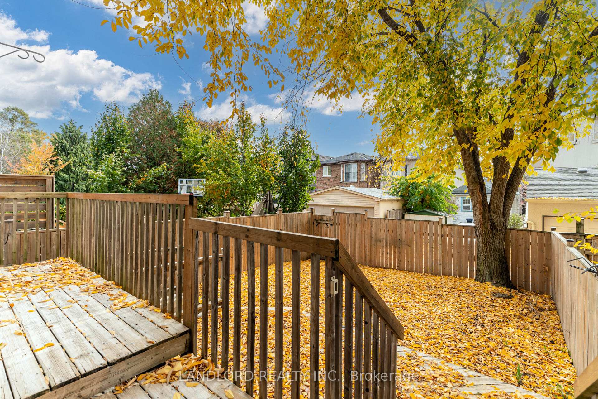 Photo 12 of 425 Cranbrooke Avenue, Toronto, Bedford Park-Nortown — HOMEH