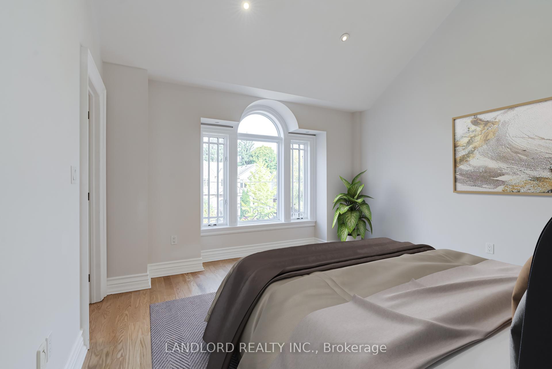 Photo 17 of 425 Cranbrooke Avenue, Toronto, Bedford Park-Nortown — HOMEH