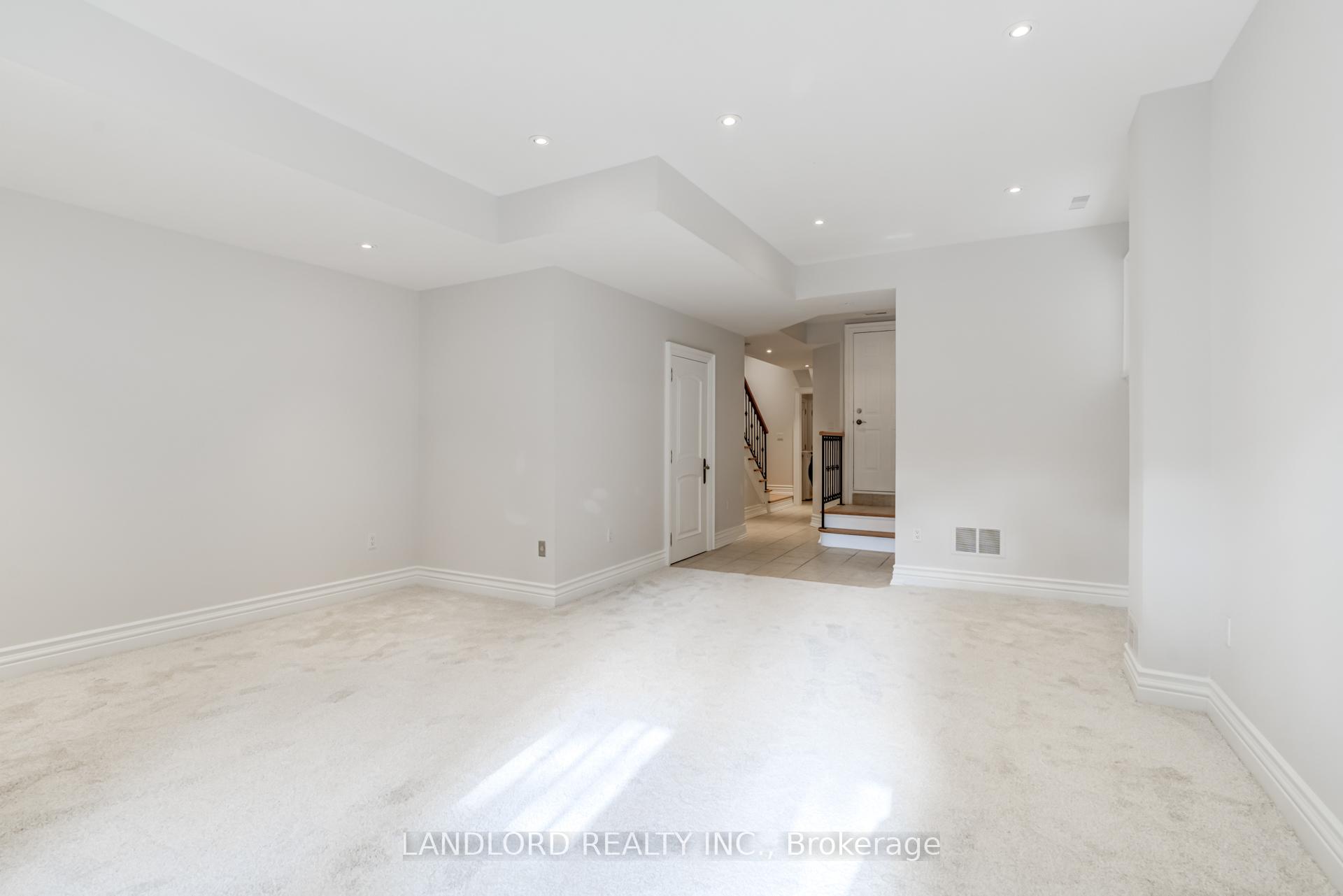 Photo 25 of 425 Cranbrooke Avenue, Toronto, Bedford Park-Nortown — HOMEH