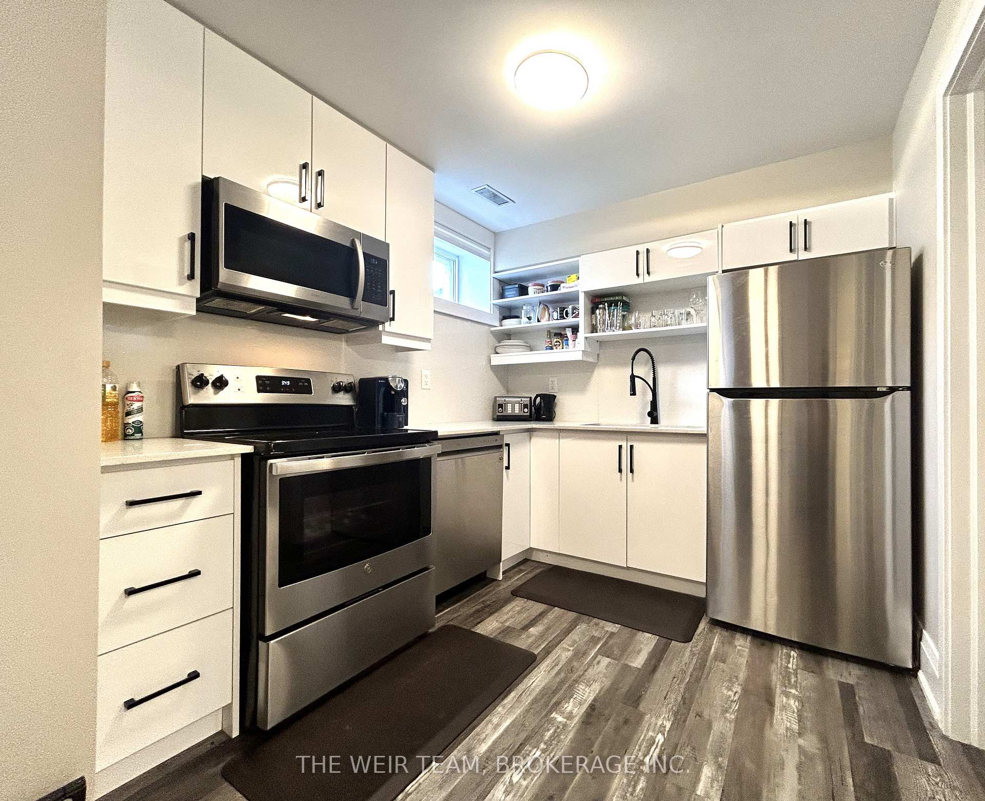Front of Unit Lower, 31 Heyworth Crescent