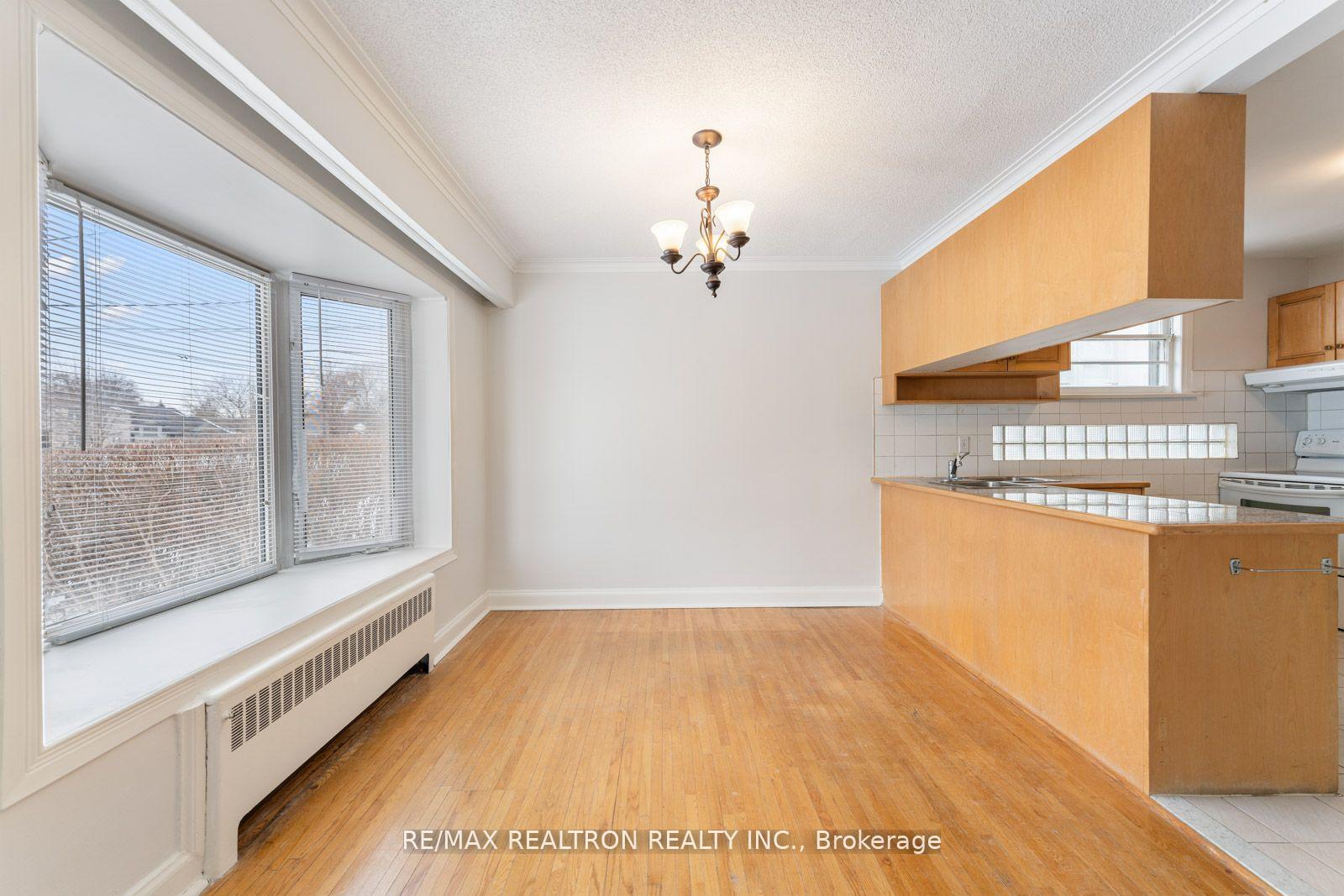 Photo 7 of 41 Prince Charles Drive, Toronto, Englemount-Lawrence — HOMEH