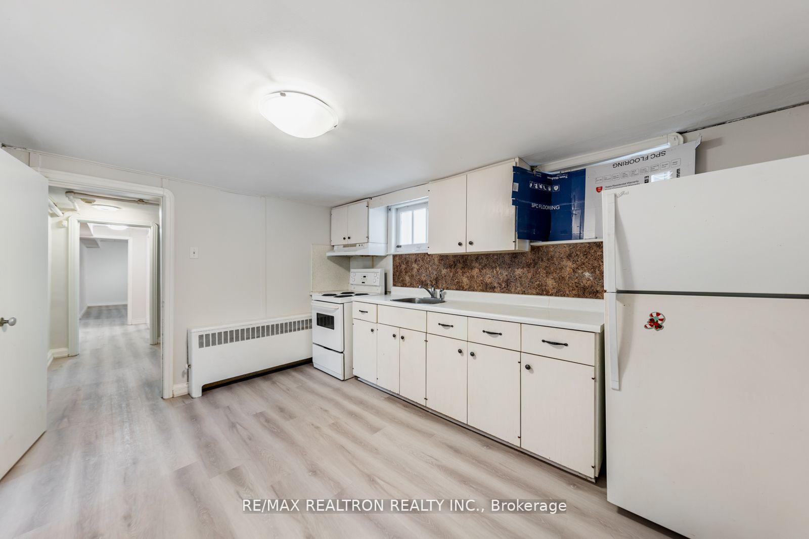 Photo 23 of 41 Prince Charles Drive, Toronto, Englemount-Lawrence — HOMEH
